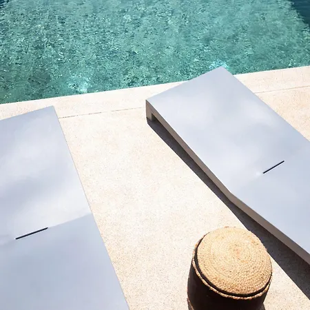 Seaview Pool Near Alemagou *