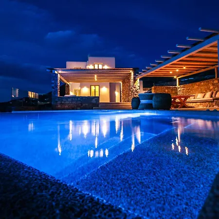Pool Near Alemagou Villa Ftelia (Mykonos)