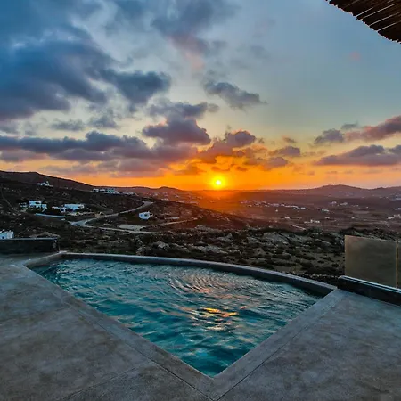 Pool Near Alemagou Villa Ftelia (Mykonos)