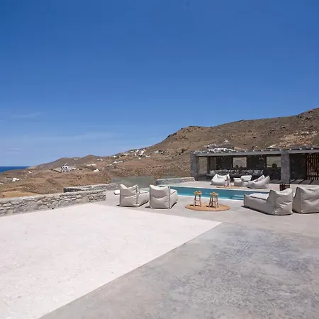 Pool Near Alemagou Ftelia (Mykonos)