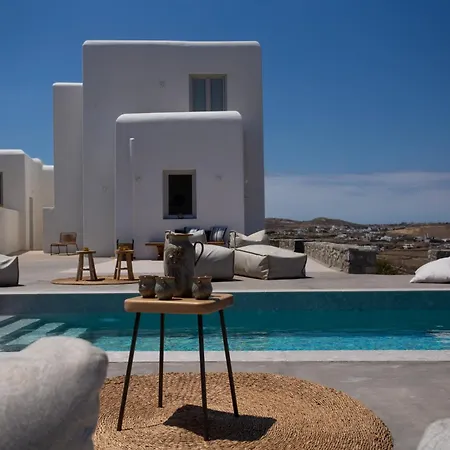 Pool Near Alemagou Ftelia (Mykonos)
