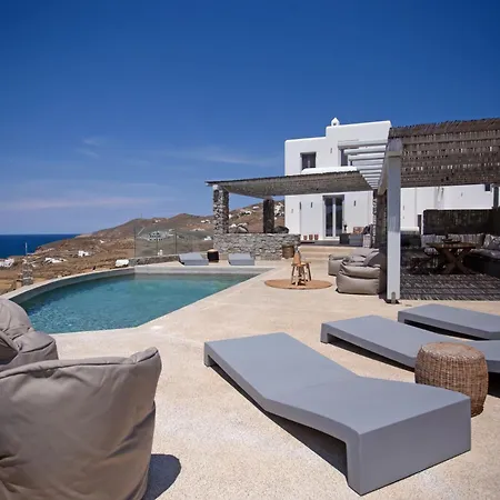 Pool Near Alemagou Ftelia (Mykonos)