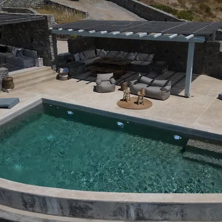Seaview Pool Near Alemagou Φτελιά