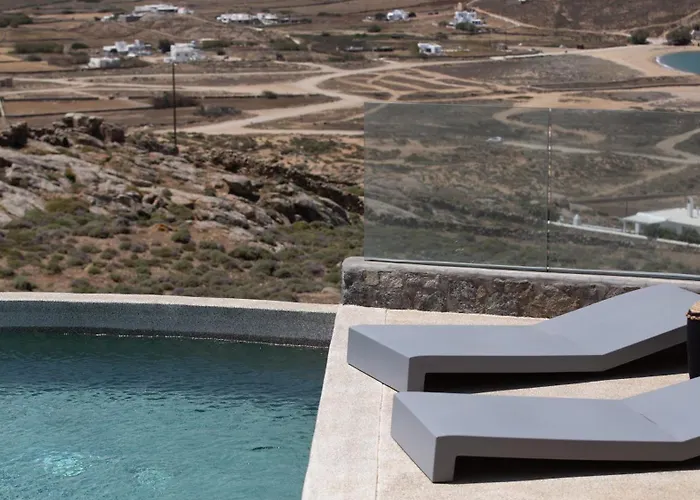 Seaview Pool Near Alemagou * פטליה