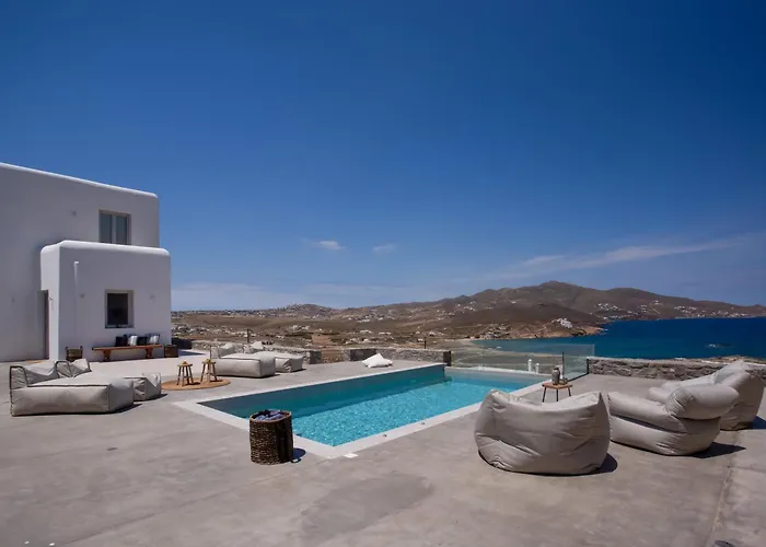 Seaview Pool Near Alemagou * 法蒂亚