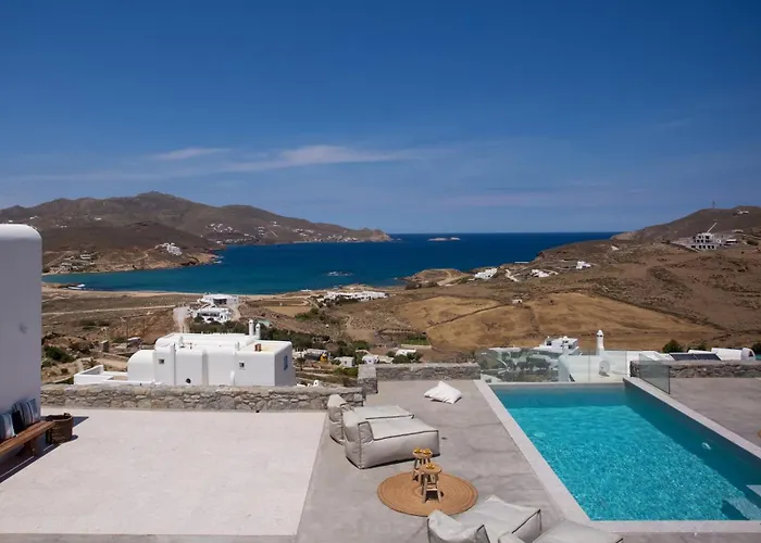 Seaview Pool Near Alemagou * 法蒂亚